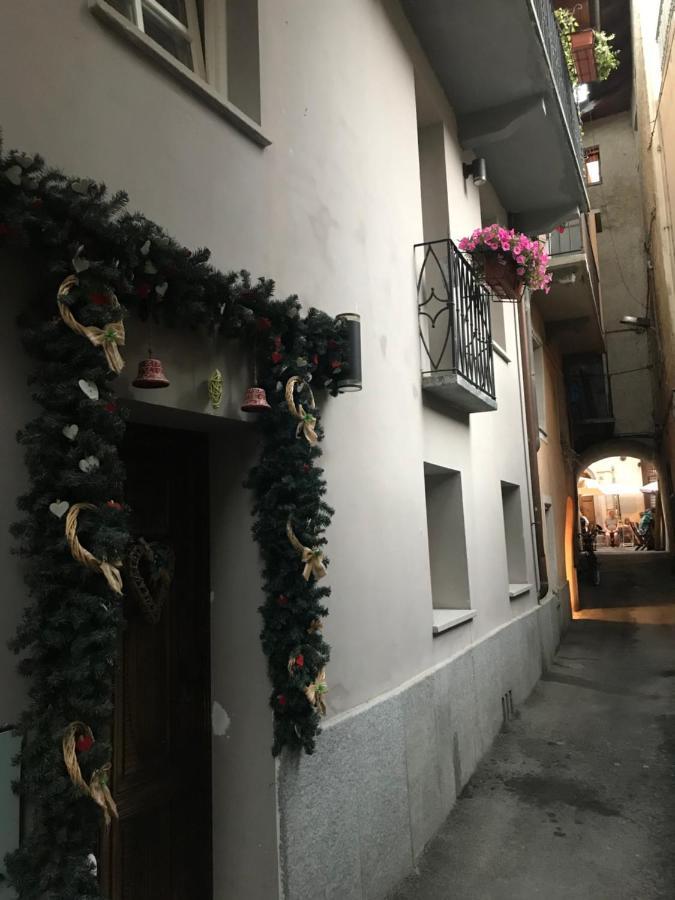 Aymon De Challant Appartement Aosta Exterior foto